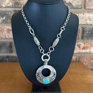 Southwestern Silvertone and faux turquoise pendant necklace
